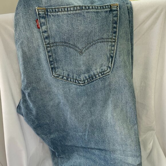 LEVI'S Men's 505 Regular Fit Denim Jeans - Picture 3 of 14